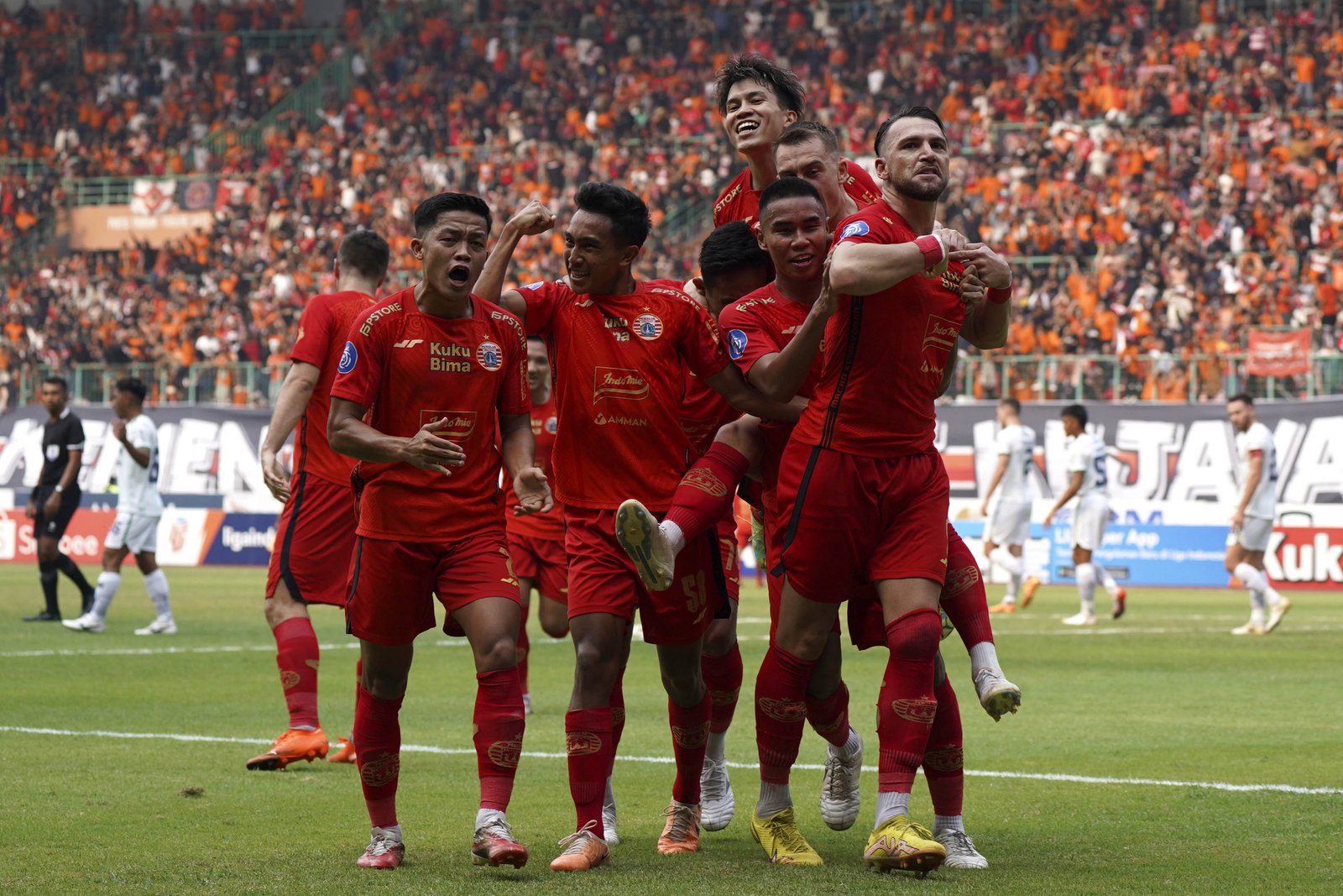Pemain Persija Mencetak Gol