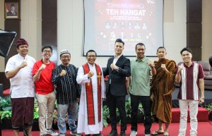 Ratusan Mahasiswa Saksikan Grand Final Podcast Teh Hangat, Tokoh Lintas Iman Satu Panggung