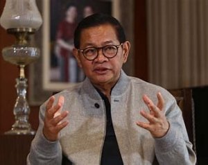 Hadir di Peluncuran Buku Rocky Gerung, Pramono Anung Tegaskan Komitmen Kesehatan dan Pendidikan DKI