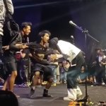 Manggung Berujung Syok, Tantri Kotak Dipeluk Pria Tak Dikenal