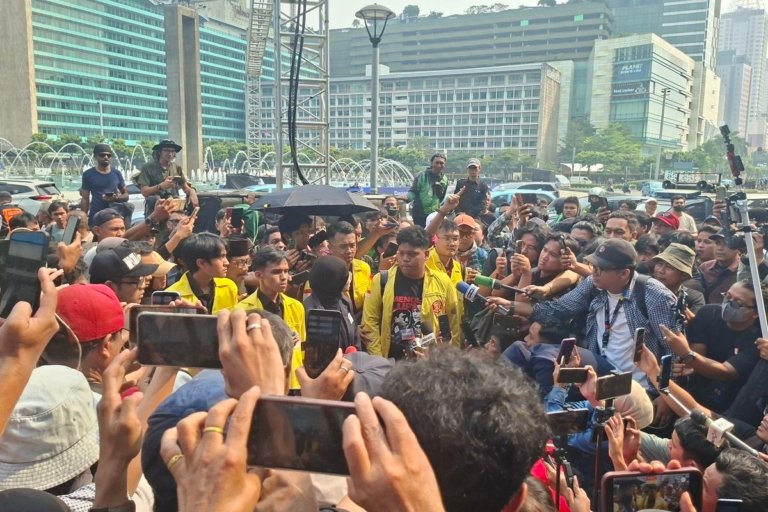 BEM UI Gelar Aksi di Bundaran HI, Ini 8 Tuntutan yang Dibawa
