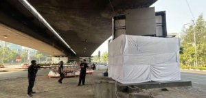 Pos Polisi Slipi Dibakar Massa, Kini Ditutup Kain Putih