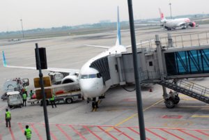 Harga Avtur Melonjak, Batas Fuel Surcharge Tiket Pesawat Jadi 40 Persen