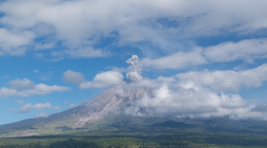 Gunung Semeru Erupsi 37 Kali dalam 6 Jam, Status Masih Siaga