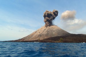 Erupsi Anak Krakatau Berlangsung Singkat, Abu Disebut Hanya di Sekitar Gunung