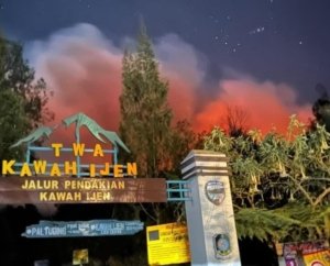 Kawah Ijen Tutup Sementara, Api Karhutla Merembet ke Jalur Wisata