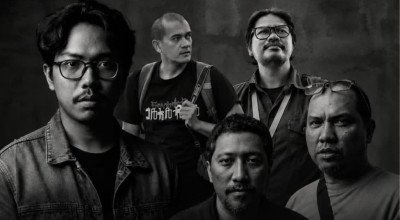 Tim SAR Hadapi Abu Vulkanik Saat Cari 5 Jurnalis di Krakatau