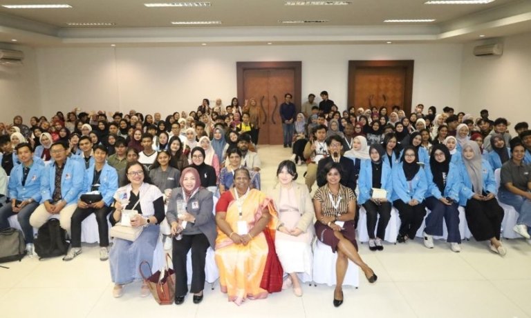 Rektor UNM: IEEE YESIST12 2026 Jadi Ruang Generasi Muda Kembangkan Potensi dan Kolaborasi